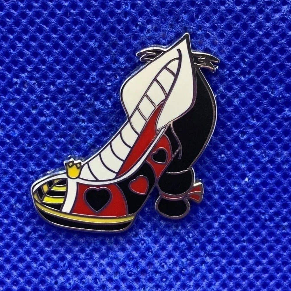 Queen of Hearts Alice in Wonderland High Heel shoes Disney pin Villains 2013